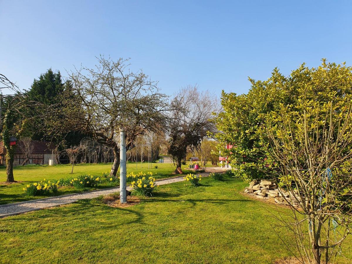 Gite De La Maison Du L.A.C Simard Dış mekan fotoğraf